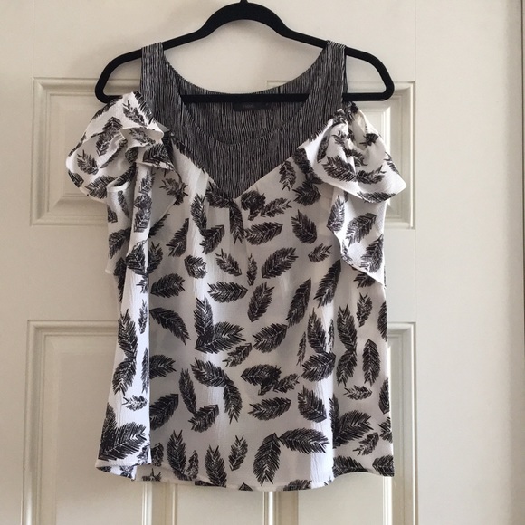 Cute feather print top - Picture 3 of 3